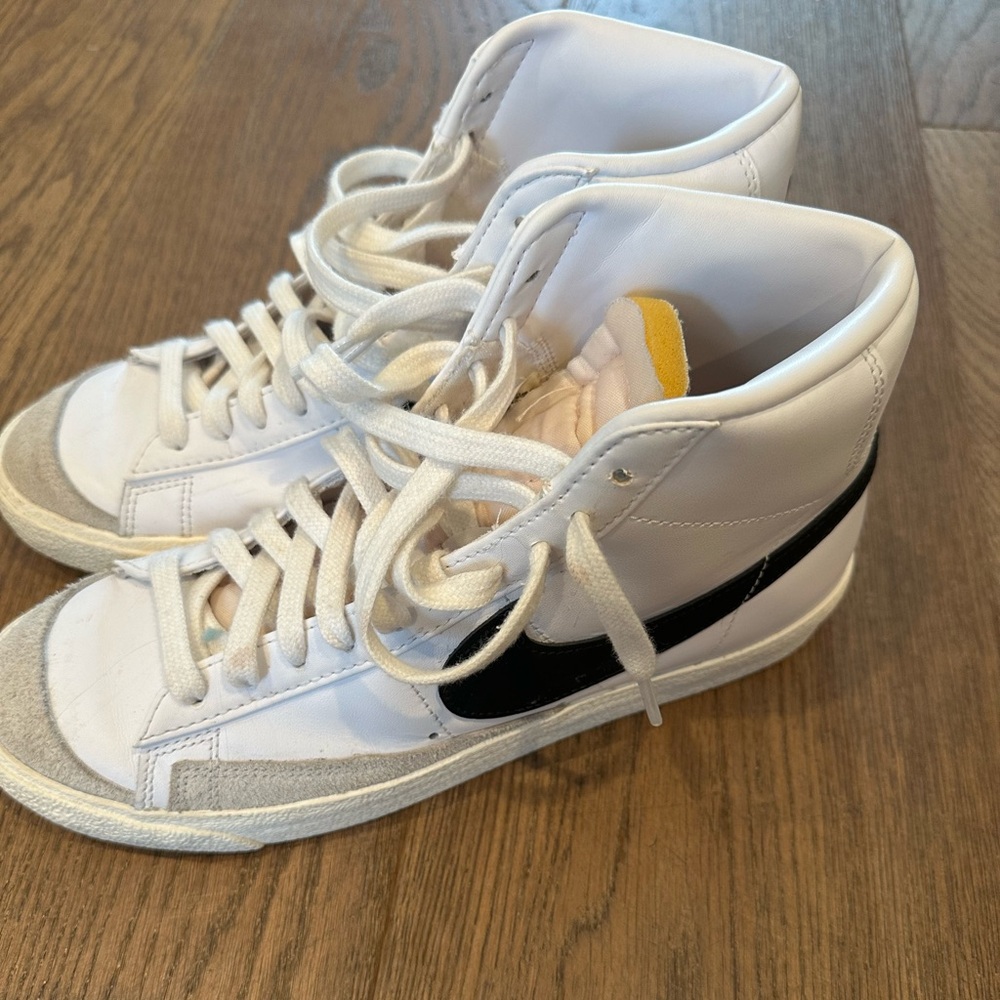 Nike Blazer Mid ‘77 - Picture 2 of 7